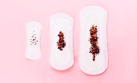 هل قلة نزيف الدورة أمر طبيعي أم علامة يجب فحصها